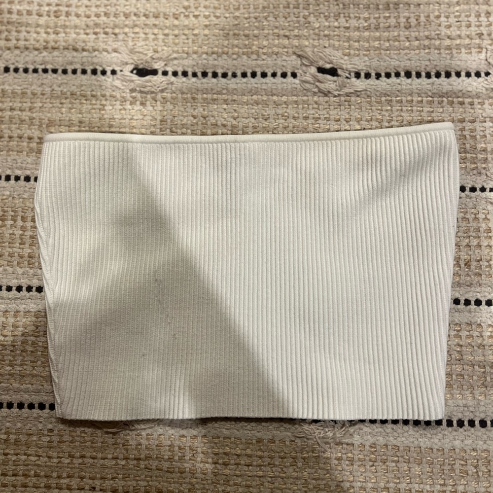 Aritzia Babaton Sculpt Knit Strapless Crop Top in White